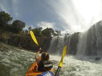 Hanuru Falls mit dem Kayak